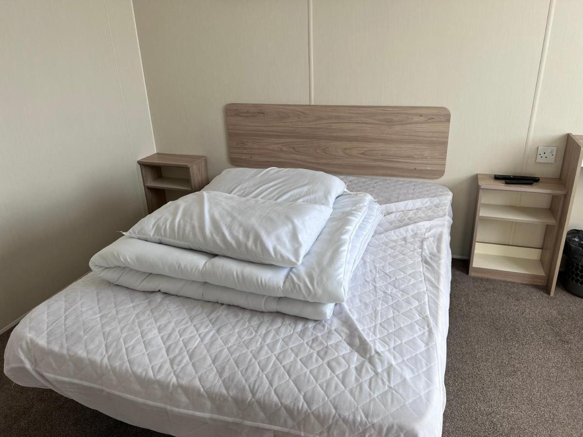 Pg173 Golden Palm Resort 6 Berth Caravan With Decking Chapel Saint Leonards Bagian luar foto