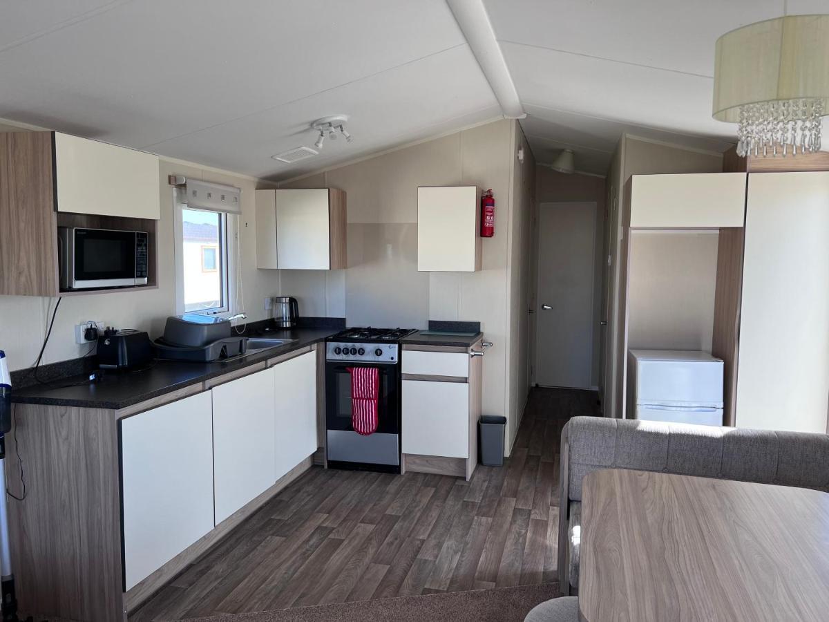 Pg173 Golden Palm Resort 6 Berth Caravan With Decking Chapel Saint Leonards Bagian luar foto